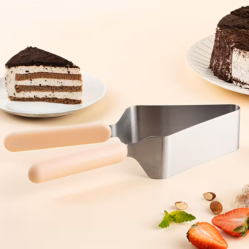 Cake slicers 